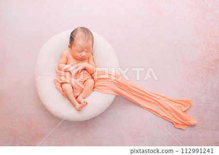 Newborn Photo Newborn Photo 112991241