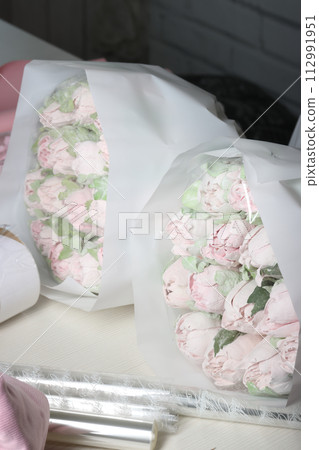 Two marshmallow bouquets. Marshmallow flowers. Marshmallow tulips. Homemade marshmallows. 112991951
