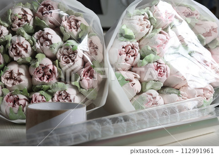 Two marshmallow bouquets. Marshmallow flowers. Marshmallow tulips. Homemade marshmallows. 112991961