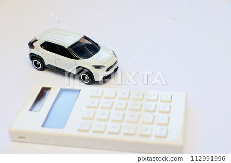 汽車玩具和計算器 112991996
