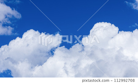 盛夏藍天出現的積雨雲(積雨雲) 盛夏藍天出現的積雨雲(積雨雲) 112992708