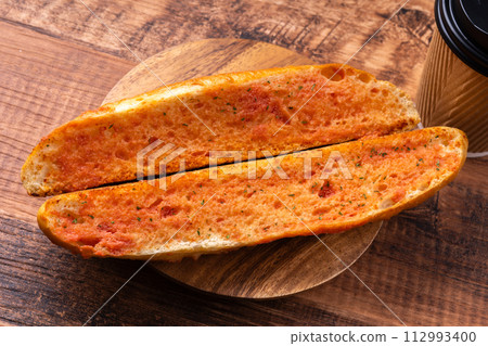 Menta French bread 112993400