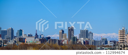從慕尼黑大橋看到的札幌城市建築_5813-14全景 112994674