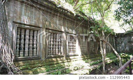 Renji window in its original form [Cambodia] 112995443
