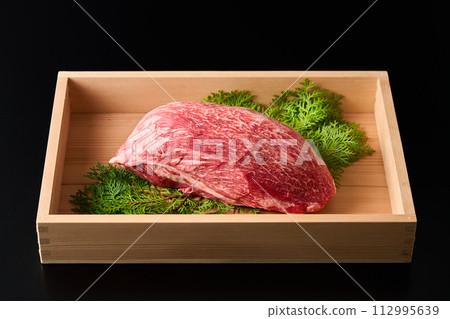 Domestic Japanese black beef, thigh meat (shinshin) 1.7kg Domestic Japanese black beef, thigh meat (shinshin) 1.7kg 112995639