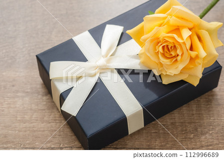 image of father's day present 112996689