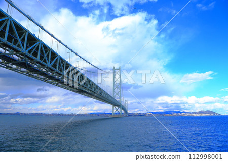 從兵庫縣淡路市路邊車站淡路看到的明石海峽大橋 從兵庫縣淡路市路邊車站淡路看到的明石海峽大橋 112998001