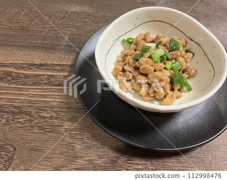 納豆在盤子裡 納豆在盤子裡 112998476