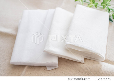 Adhesive interlining of various thicknesses 112998560