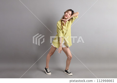 Young Asain Woman Young Asain Woman 112998661