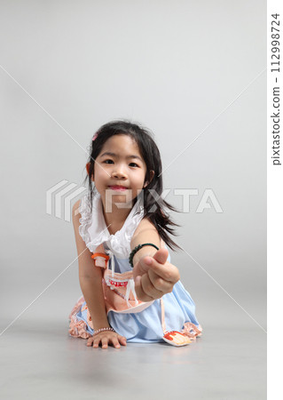 Little Asian Girl 112998724