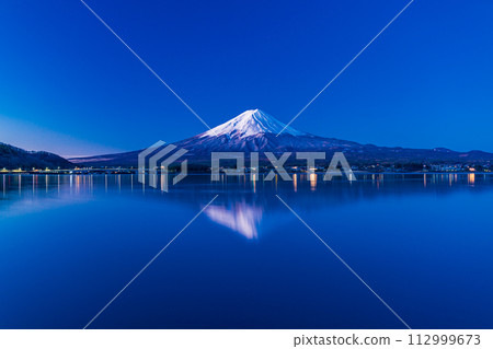 (Yamanashi Prefecture) Mt. Fuji before dawn seen from the shore of Lake Kawaguchi (Yamanashi Prefecture) Mt. Fuji before dawn seen from the shore of Lake Kawaguchi 112999673