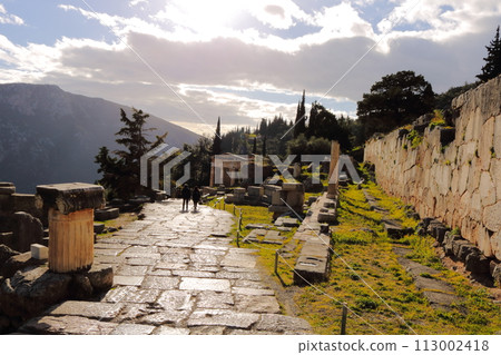 Temple of Apollo and ancient ruins in Delphi, Greece, a world heritage site Temple of Apollo and ancient ruins in Delphi, Greece, a world heritage site 113002418