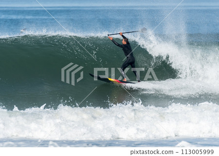 Stand up paddle surfer 113005999