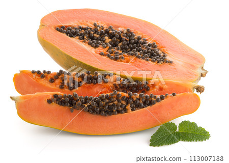 Fresh and tasty papaya Fresh and tasty papaya 113007188