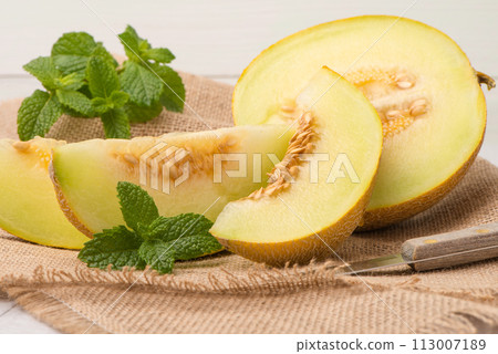 Honeydew melon Honeydew melon 113007189