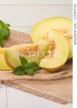 Honeydew melon Honeydew melon 113007191
