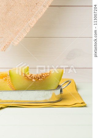Honeydew melon 113007204