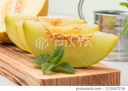 Honeydew melon 113007216