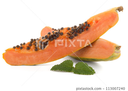 Fresh and tasty papaya Fresh and tasty papaya 113007240