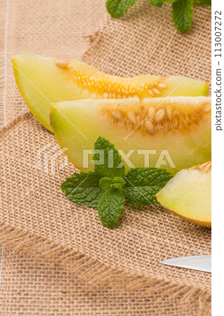 Honeydew melon Honeydew melon 113007272