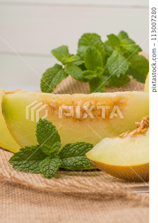 Honeydew melon Honeydew melon 113007280