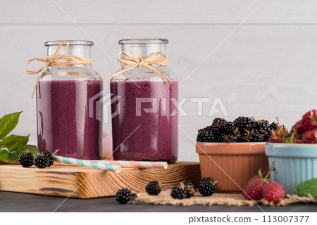 Fresh red fruits smoothie 113007377