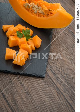 Sliced pumpkin 113007427