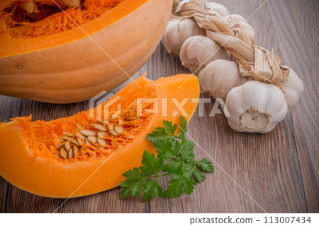 Sliced pumpkin 113007434