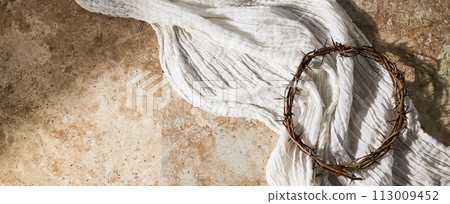 Easter background. Crown Of Thorns with white shroud. Crucifixion Of Jesus Christ 113009452