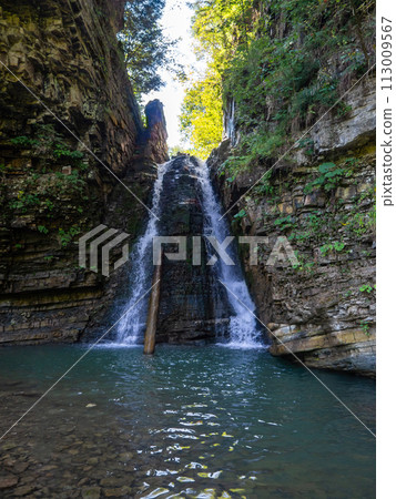 Cascade of the Bukhtivets waterfall 113009567