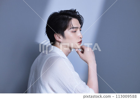 Beauty for men in their 20s Beauty for men in their 20s 113009588