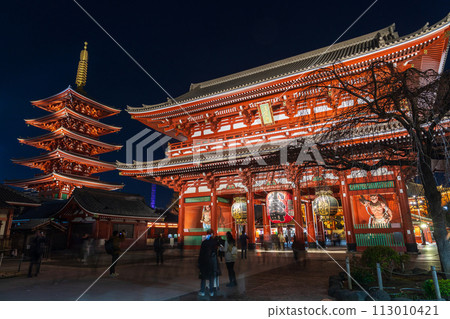 夜晚的「東京」淺草-寶藏門和五層寶塔 夜晚的「東京」淺草-寶藏門和五層寶塔 113010421