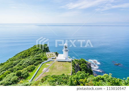 Muroran City, Hokkaido, a popular tourist destination overlooking the Pacific Ocean, Cape Chikyu and Cape Chikiu Lighthouse in summer Muroran City, Hokkaido, a popular tourist destination overlooking the Pacific Ocean, Cape Chikyu and Cape Chikiu Lighthouse in summer 113010547