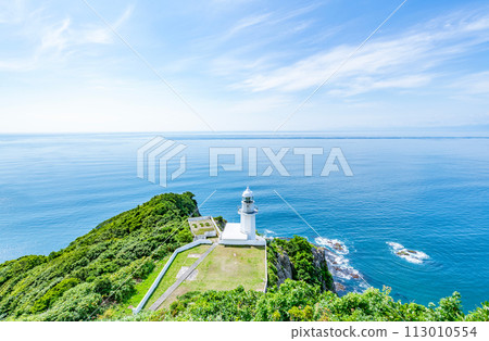 北海道室蘭市是夏季俯瞰太平洋、地球岬和地球岬燈塔的熱門旅遊勝地 北海道室蘭市是夏季俯瞰太平洋、地球岬和地球岬燈塔的熱門旅遊勝地 113010554