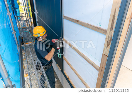 建築外牆施工AI生成影像 113011325