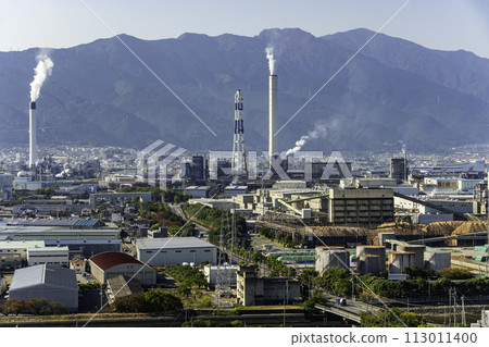 從愛媛縣四國中央市川之江城遺址、造紙廠眺望 從愛媛縣四國中央市川之江城遺址、造紙廠眺望 113011400