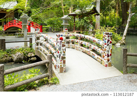 Moriyama ware bridge towards Oguni Shrine, Munakata Shrine, Ichinomiya, Totomi Province 113012187