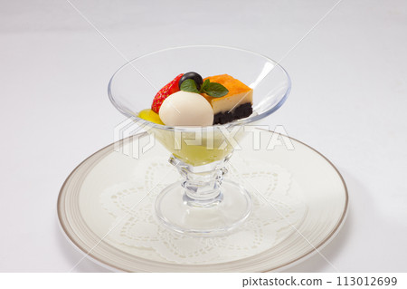 Fruit parfait topped with fruit jelly Fruit parfait topped with fruit jelly 113012699