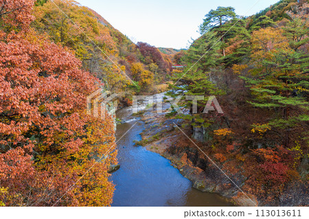 群馬縣沼田市的秋天-紅葉吹割溪谷 群馬縣沼田市的秋天-紅葉吹割溪谷 113013611