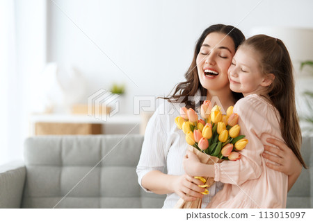 daughter and mom with flowers daughter and mom with flowers 113015097