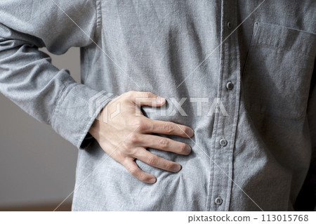腹痛身體部位的男人 腹痛身體部位的男人 113015768
