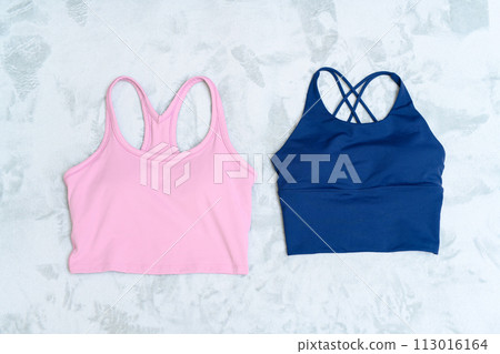 Clothing selection for women who are starting to exercise: Women's wear, sportswear, gym, sports bra 113016164