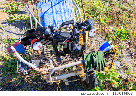 My underwater photography equipment in a basket at my beach house. At Araihama Beach, Miura City, Kanagawa Prefecture, Japan. December 2023 My underwater photography equipment in a basket at my beach house. At Araihama Beach, Miura City, Kanagawa Prefecture, Japan. December 2023 113016908