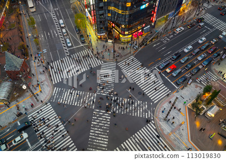 大城市的十字路口 大城市的十字路口 113019830