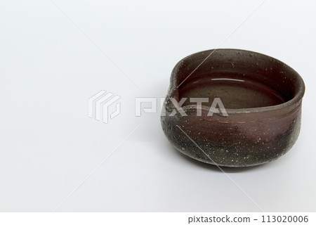 Sake cup, single mouth and sake cup, white background Sake cup, single mouth and sake cup, white background 113020006