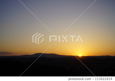 秋天的傍晚/晴朗的夕陽無雲 秋天的傍晚/晴朗的夕陽無雲 113022814