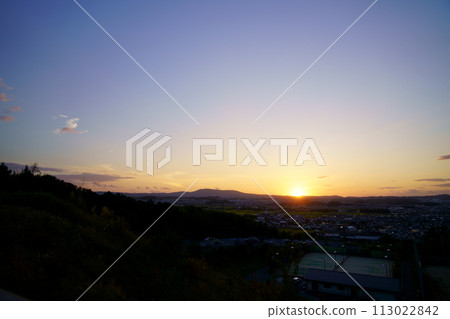Distant view of Mt. Ikoma in clear autumn weather between Japan and Japan 113022842