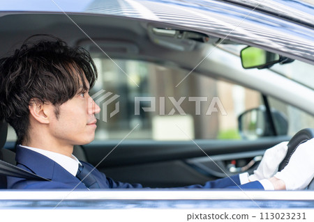 Driver middle male Driver middle male 113023231