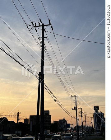 電線桿,藍天,情感,雲,晚上,自然,風景 電線桿,藍天,情感,雲,晚上,自然,風景 113023618
